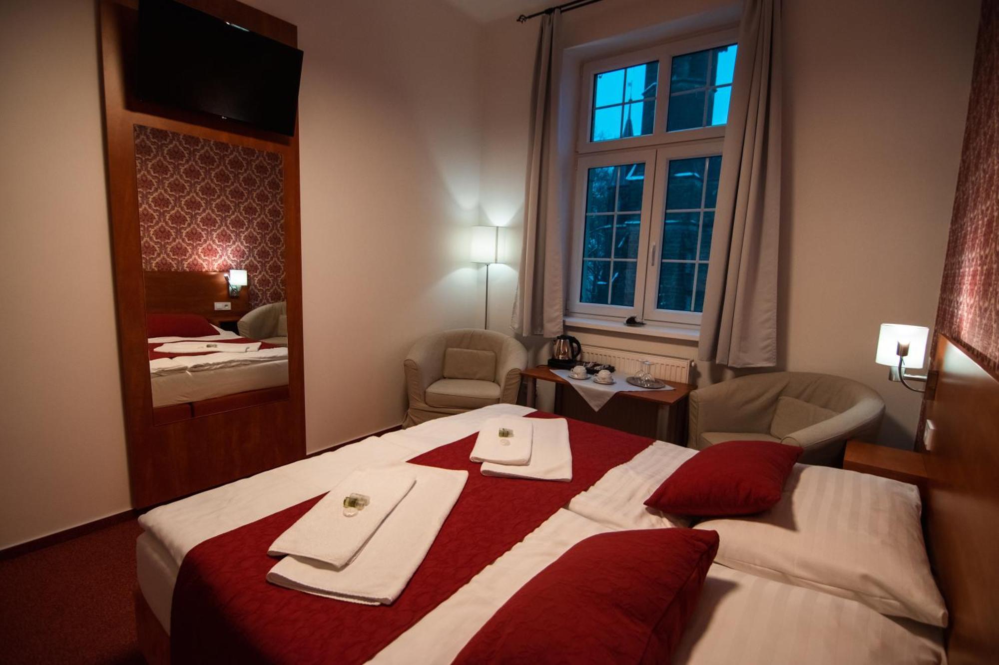Hotel U Kaple เดชชิน ภายนอก รูปภาพ