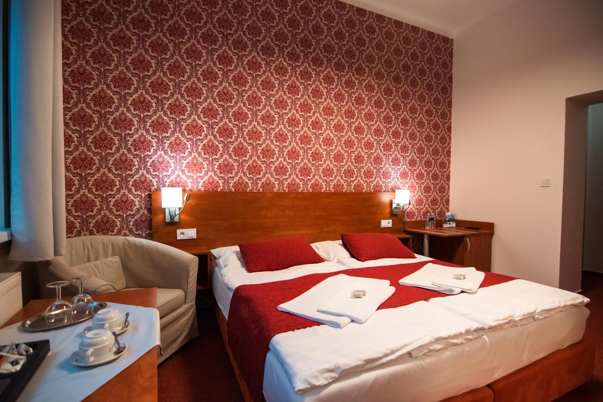 Hotel U Kaple เดชชิน ภายนอก รูปภาพ
